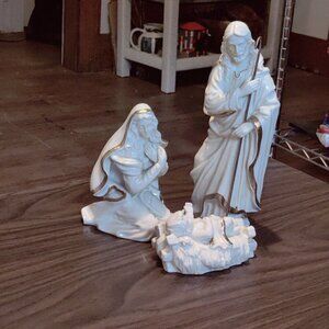 Mikasa Nativity Night, excellent condition. A Beautiful Set for your Family, Vtg